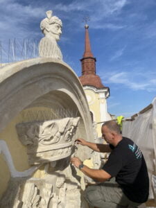 Curatare statui si ornamente prin sablare abraziva, inlaturare licheni, Palatul Toldalagi