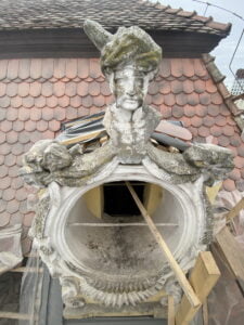 Curatare statui si ornamente prin sablare abraziva, inlaturare licheni, Palatul Toldalagi