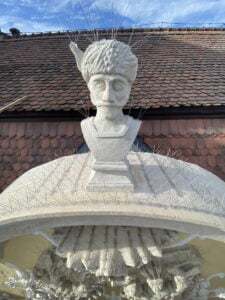 Curatare statui si ornamente prin sablare abraziva, inlaturare licheni, Palatul Toldalagi