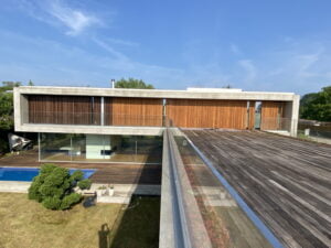 Curatare prin hidrosablare fatade, terase, beton, lemn la Villa Tannay, Elvetia