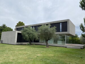 Curatare prin hidrosablare fatade, terase, beton, lemn la Villa Tannay, Elvetia