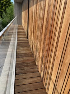 Curatare prin hidrosablare fatade, terase, beton, lemn la Villa Tannay, Elvetia