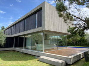 Curatare prin hidrosablare fatade, terase, beton, lemn la Villa Tannay, Elvetia