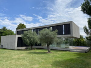 Curatare prin hidrosablare fatade, terase, beton, lemn la Villa Tannay, Elvetia