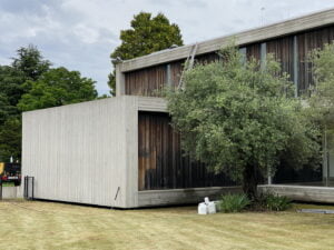 Curatare prin hidrosablare fatade, terase, beton, lemn la Villa Tannay, Elvetia