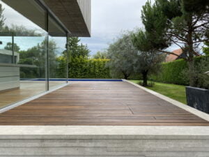 Curatare prin hidrosablare fatade, terase, beton, lemn la Villa Tannay, Elvetia