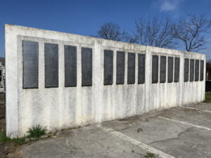 Sablare abraziva pentru reabilitare Monumentul Detinutilor Politici Gherla